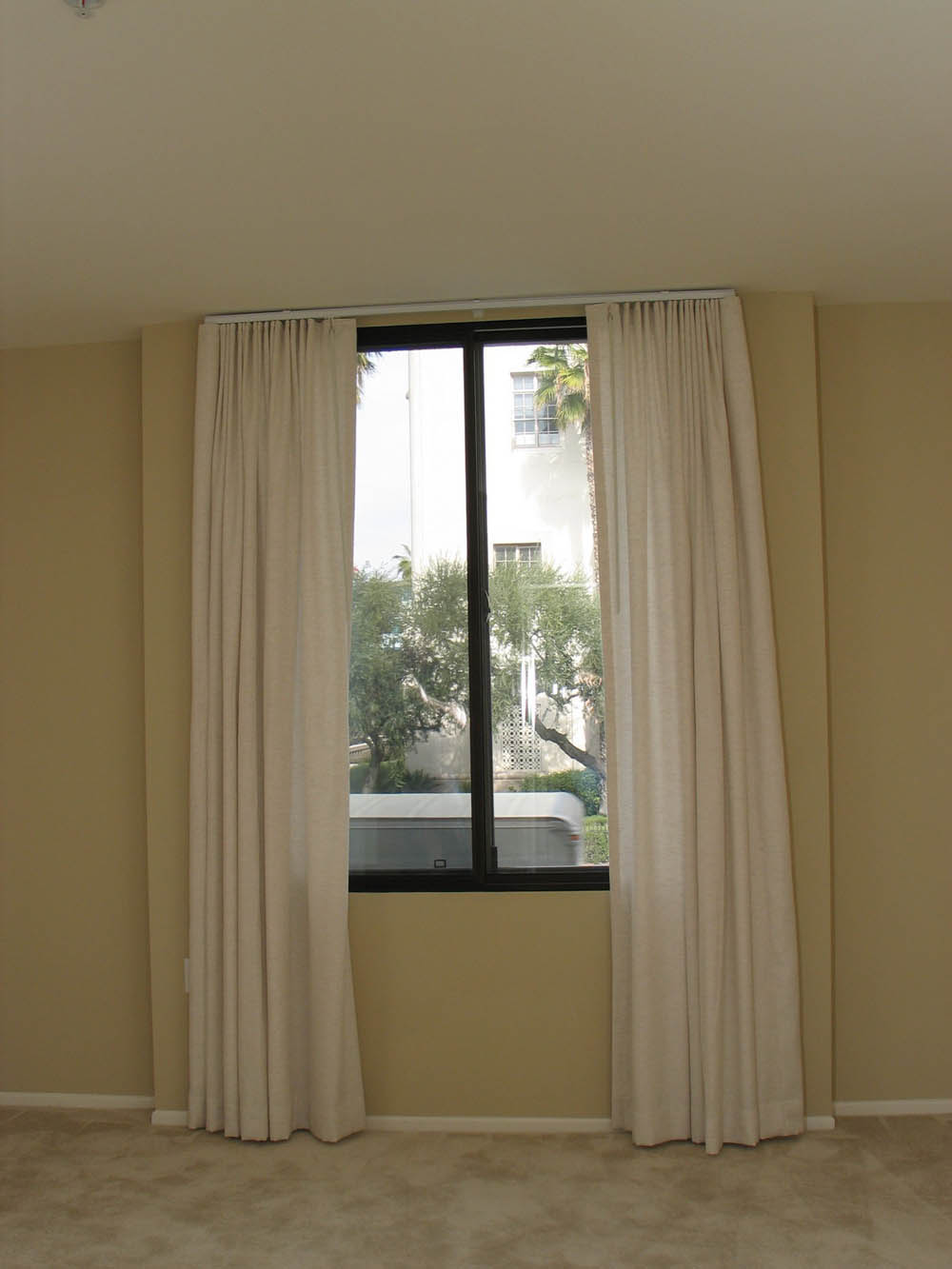 soundproofing window windows street overlooking soundproof apartment