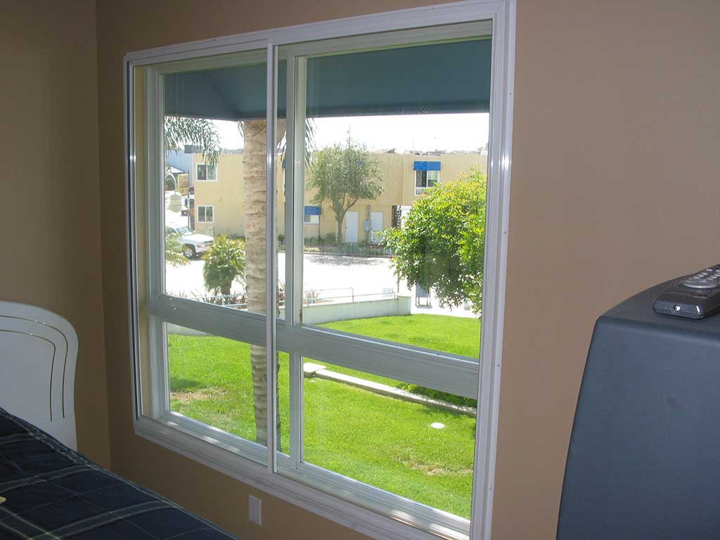 Soundproof window